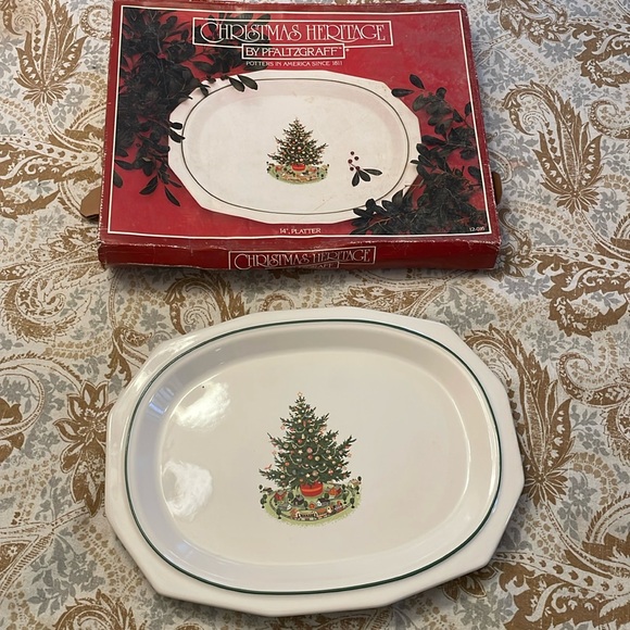 Vintage Pfaltzgraff CHRISTMAS HERITAGE 14" x 10.5" Oval Serving Dish Platter - Picture 1 of 5